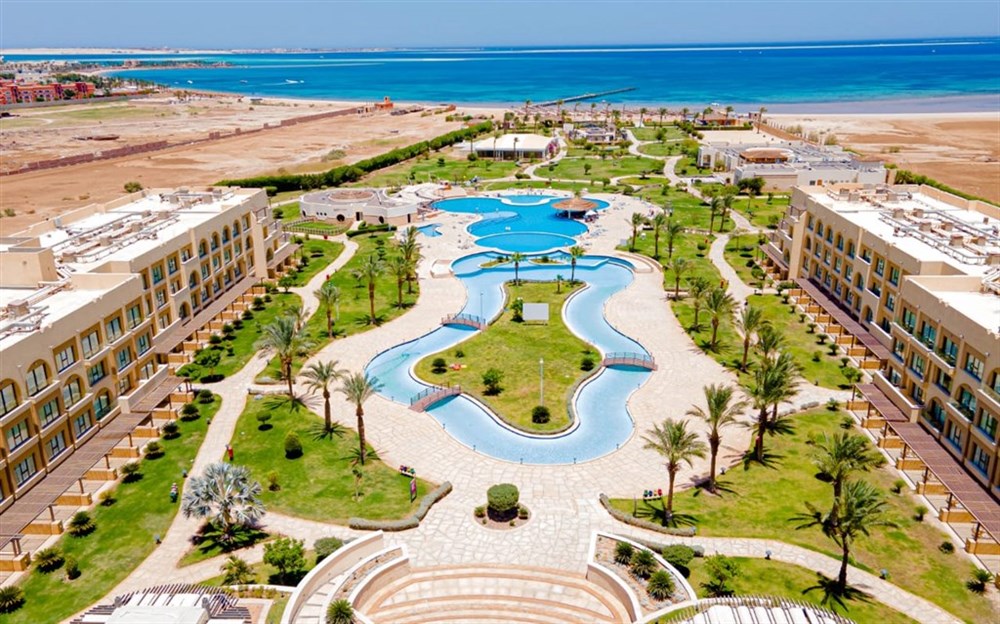 منتجع وسبا موفنبيك ووتر بارك سوما باي