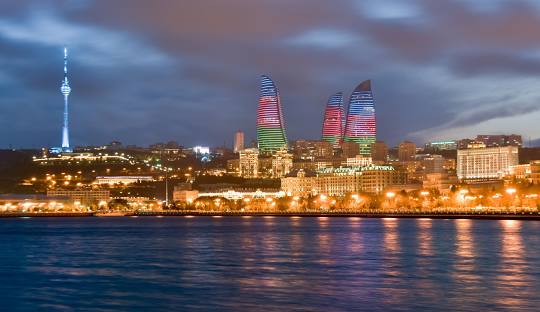 تذاكر طيران الى اذربيجان من مطار الشارقه