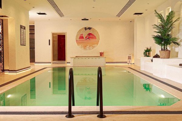 Nova Plaza Crystal Hotel