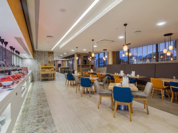 Holiday Inn Antalya - Lara, an IHG Hotel