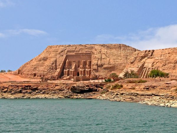 رحلة القاهرة إلى أبو سمبل