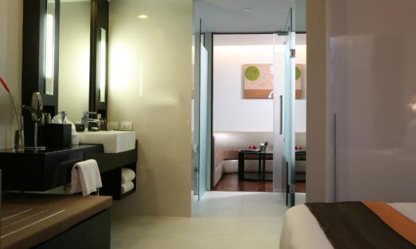 Radisson Suites Bangkok