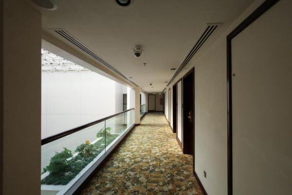 Aavri Hotel