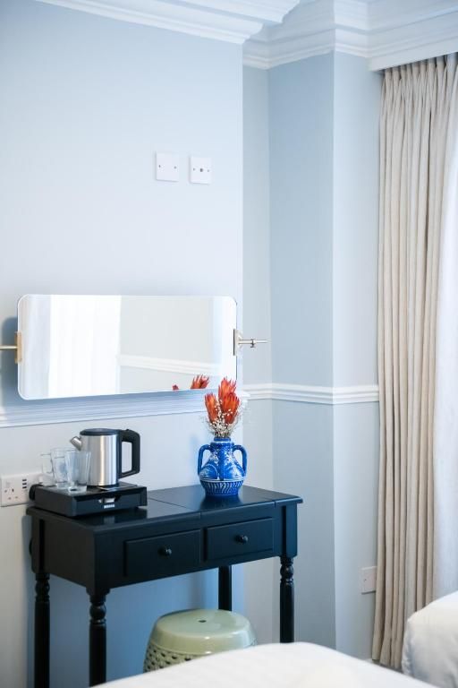 Americana Hotel