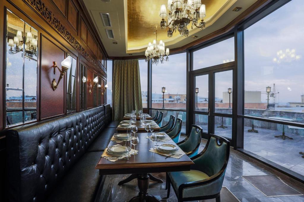 Golden Palace Hotel