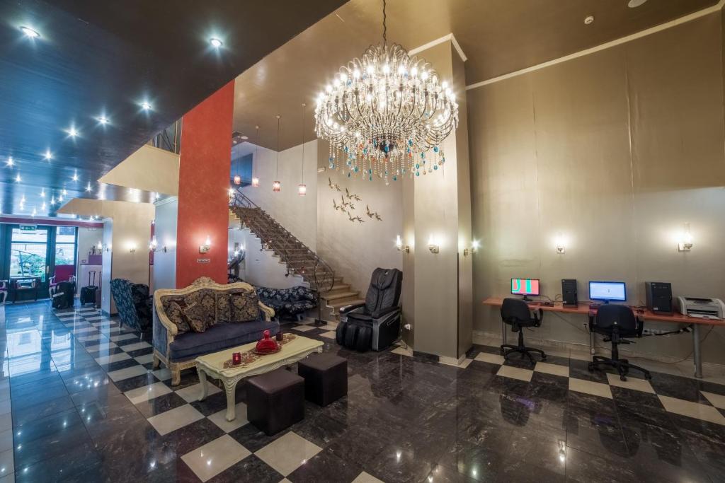 Delphi Art Hotel