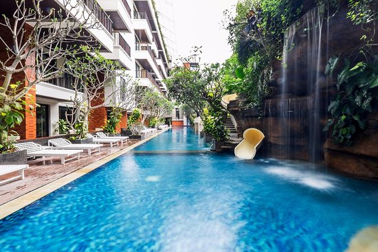 Jambuluwuk Oceano Seminyak Hotel